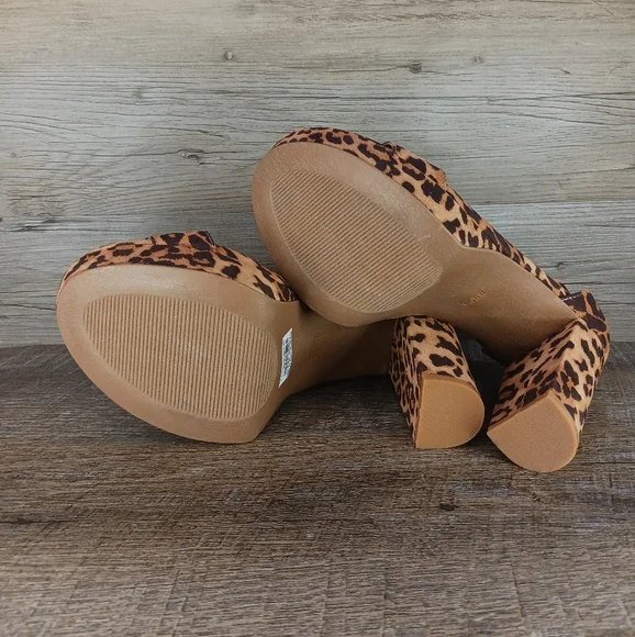 Sold-Torrid heels women's 9.5WW leopard print block - Picture 10 of 11